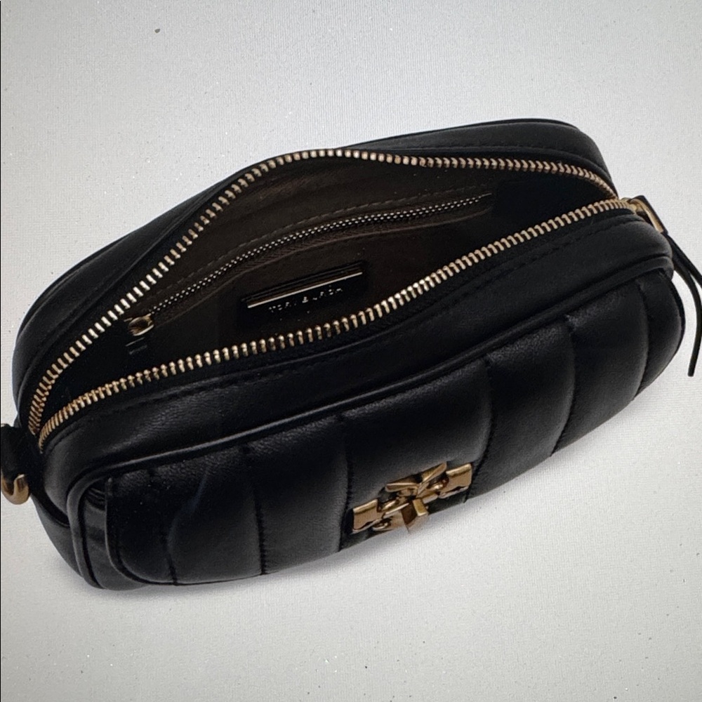 Tory Burch Kira Camera Crossbody NWT - Picture 16 of 17